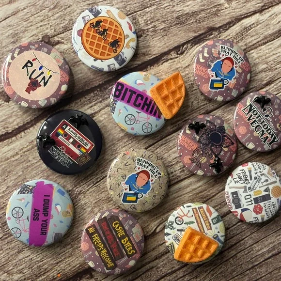Stranger Things Button Pin Set - Picture 2 of 6